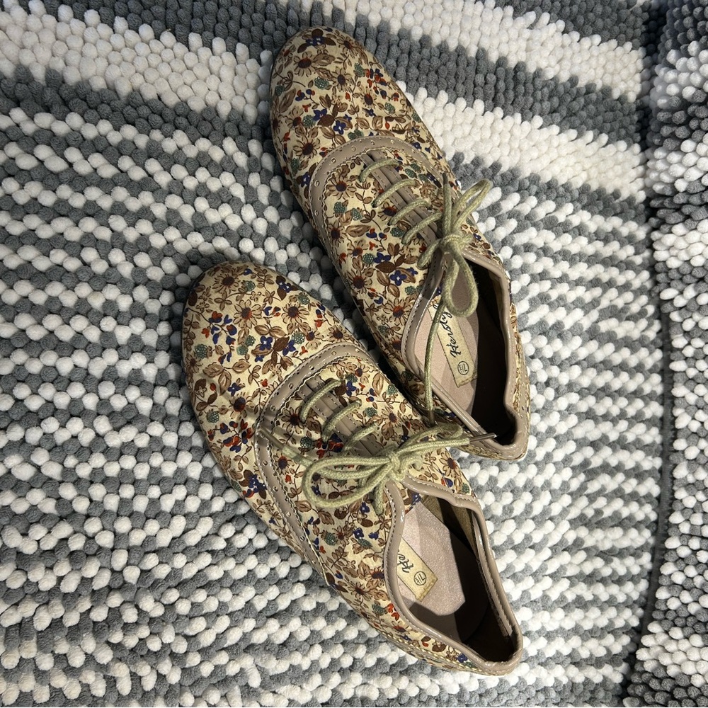 Herstyle Floral Green and Brown Sneakers